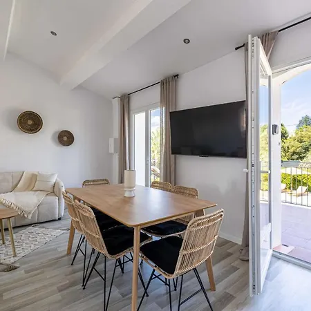 Apartmán Splendid Flat Centre With Parking And Swimming Pool - 2br6p *